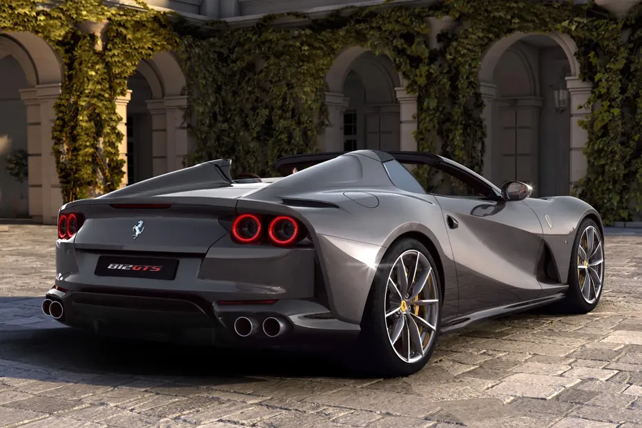 "Ferrari 812